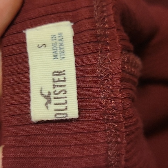 Hollister Red Skirt - Picture 2 of 2